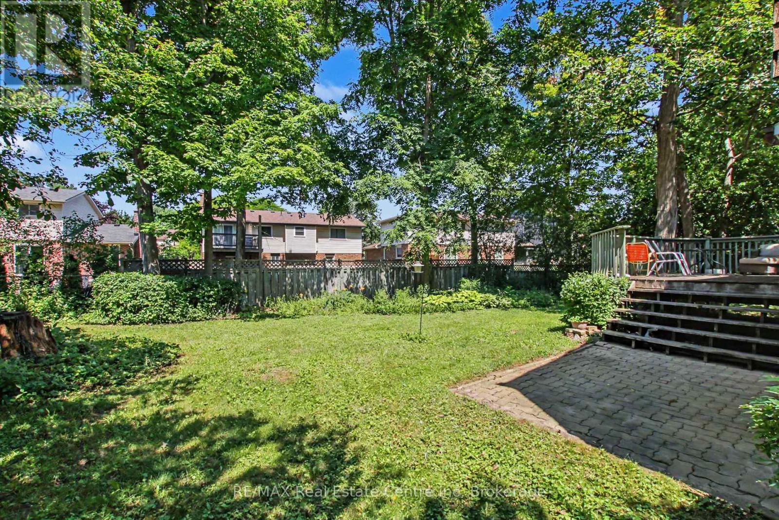 23 Northwood Crescent, Guelph (Willow West/Sugarbush/West Acres), ON - Outdoor