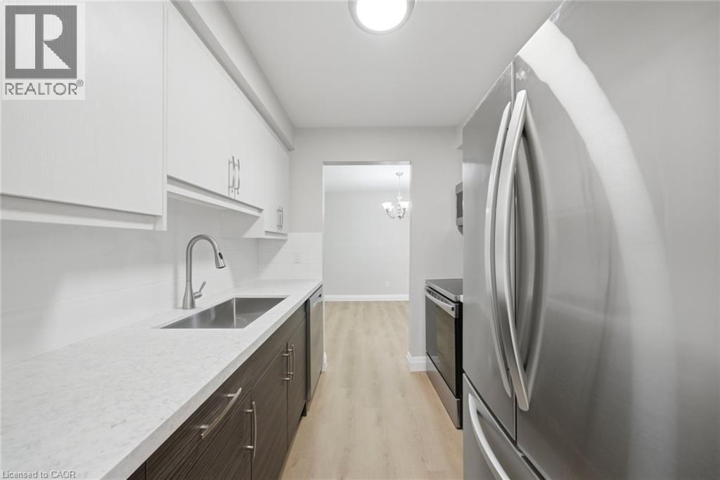 2155 Duncaster Drive Unit# 2, Burlington, ON - Indoor Photo Showing Kitchen With Upgraded Kitchen