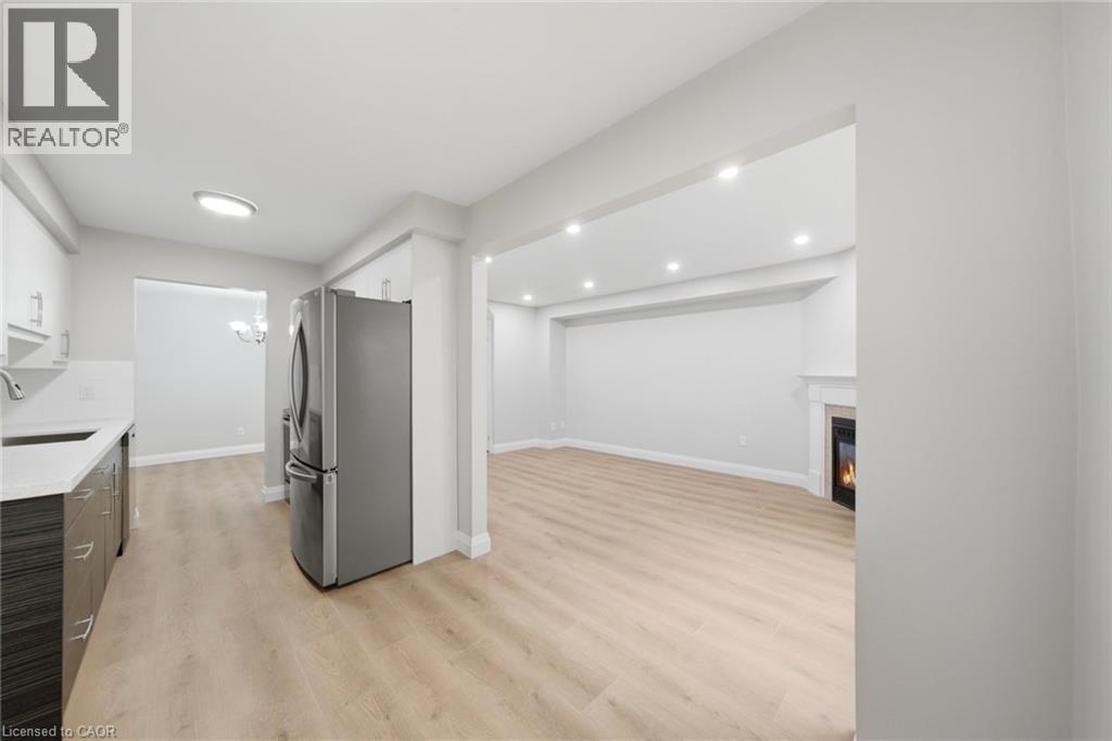 2155 Duncaster Drive Unit# 2, Burlington, ON - Indoor Photo Showing Other Room