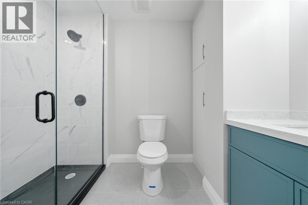 2155 Duncaster Drive Unit# 2, Burlington, ON - Indoor Photo Showing Bathroom
