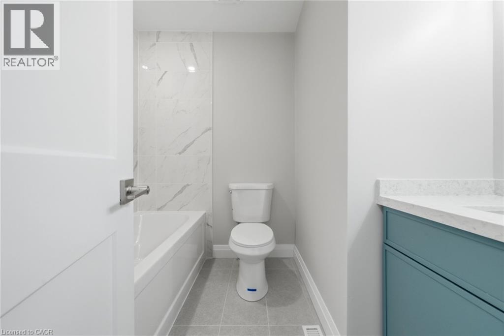 2155 Duncaster Drive Unit# 2, Burlington, ON - Indoor Photo Showing Bathroom