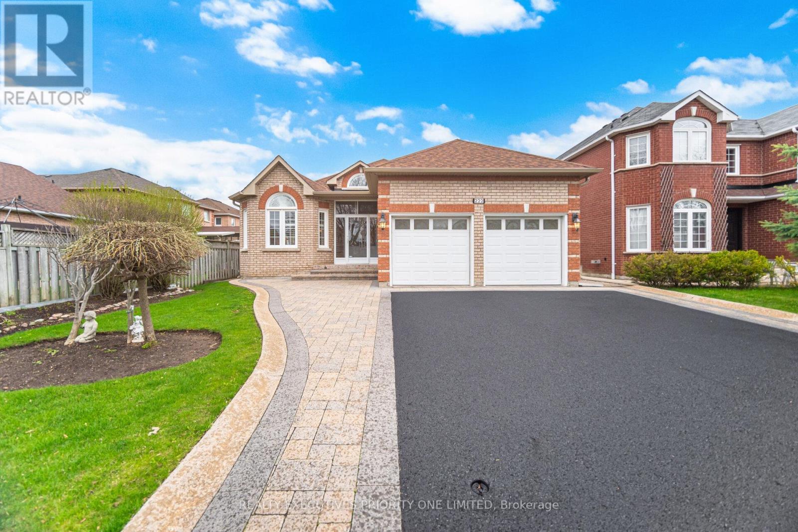 222 Caproni Drive, Vaughan, ON - Outdoor