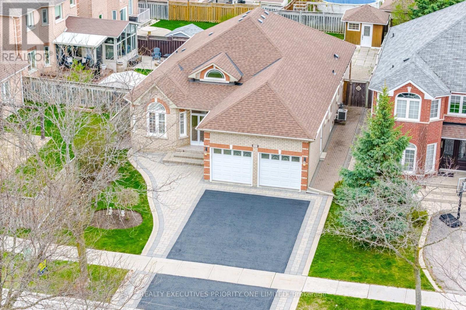 222 Caproni Drive, Vaughan, ON - Outdoor