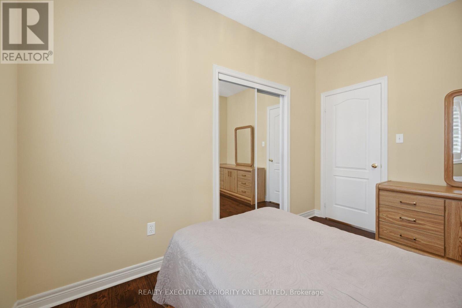 222 Caproni Drive, Vaughan, ON - Indoor Photo Showing Bedroom