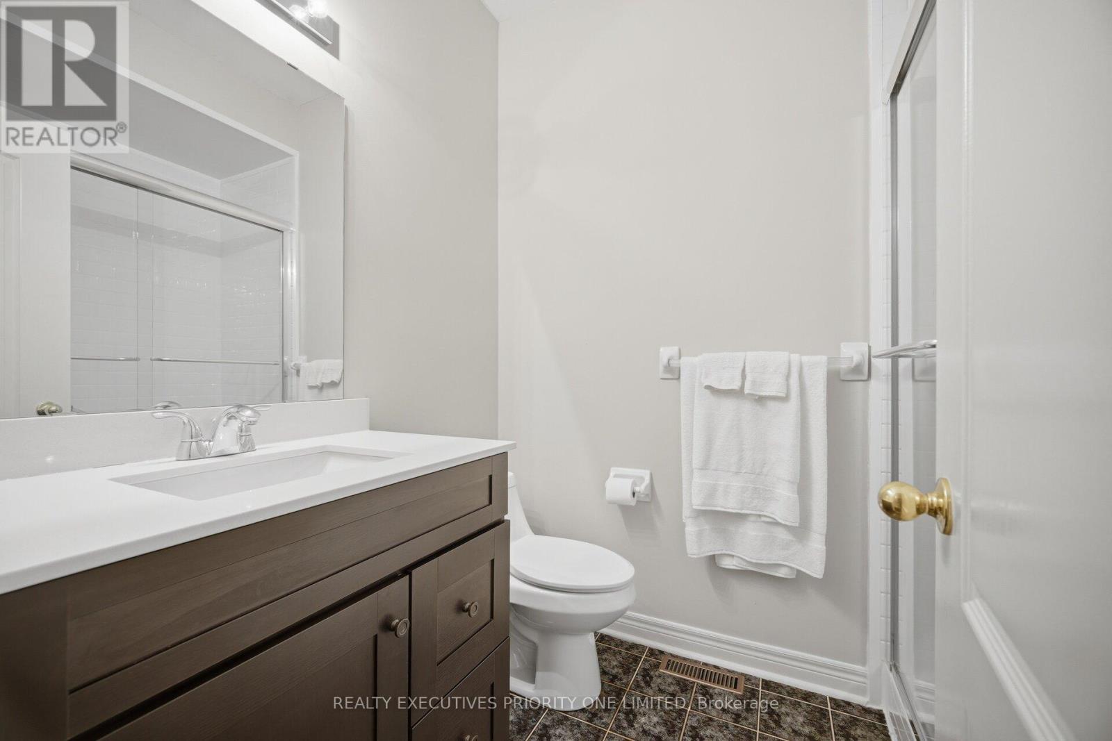222 Caproni Drive, Vaughan, ON - Indoor Photo Showing Bathroom