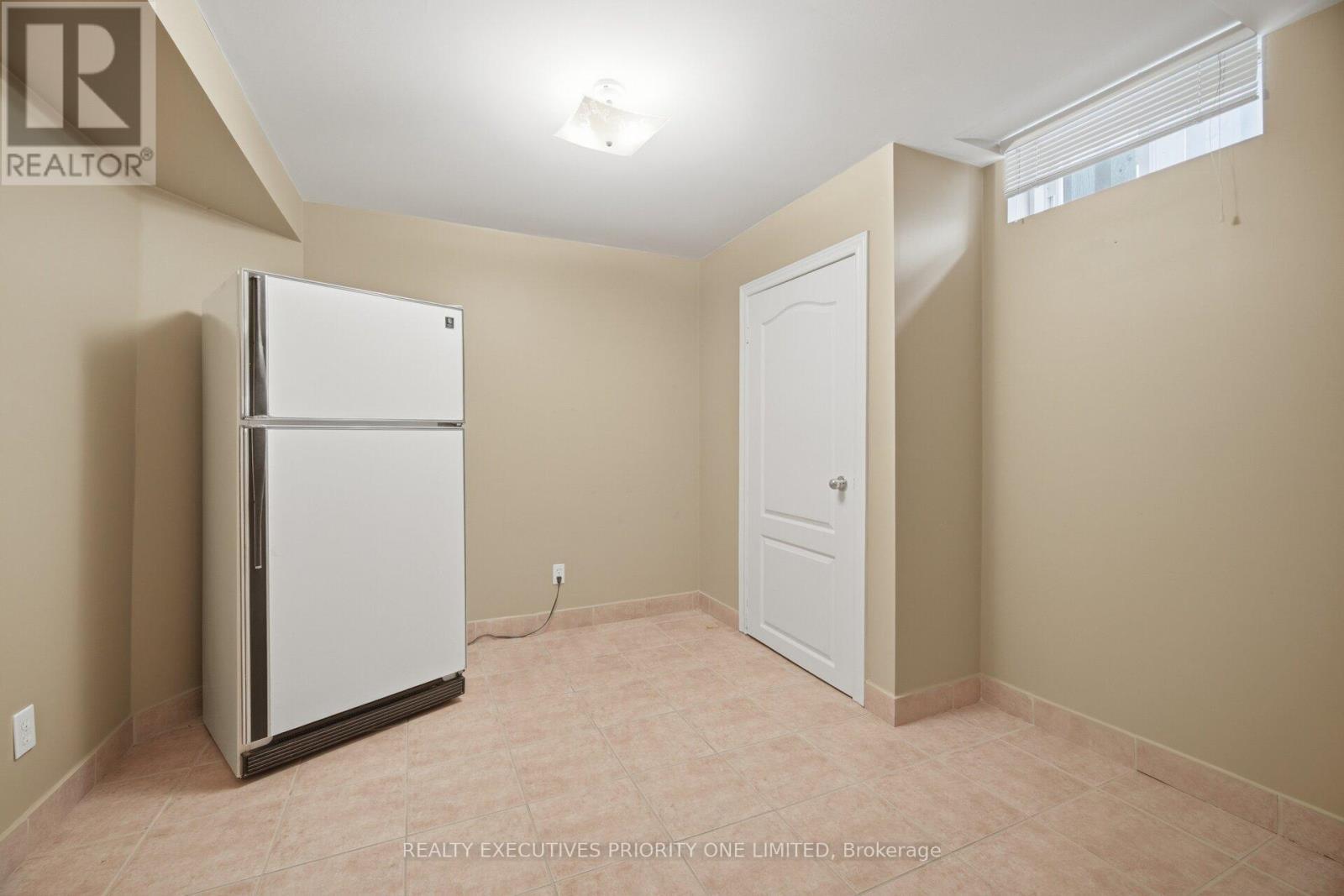 222 Caproni Drive, Vaughan, ON - Indoor Photo Showing Other Room