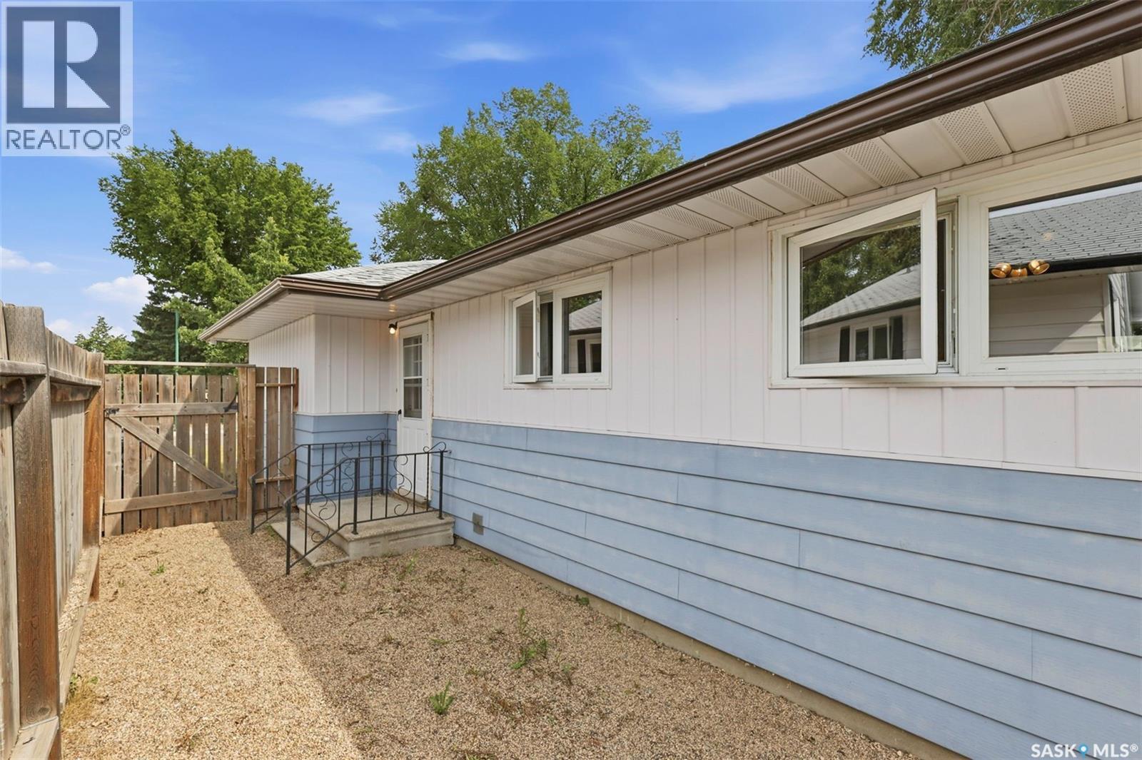 917 S Avenue N, Saskatoon, SK - Outdoor With Exterior