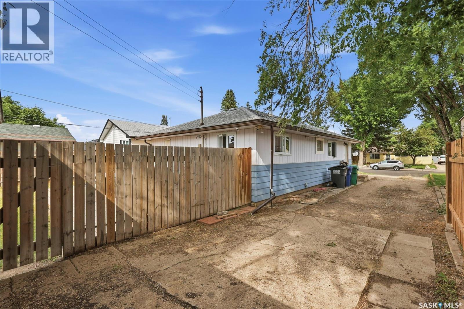 917 S Avenue N, Saskatoon, SK - Outdoor