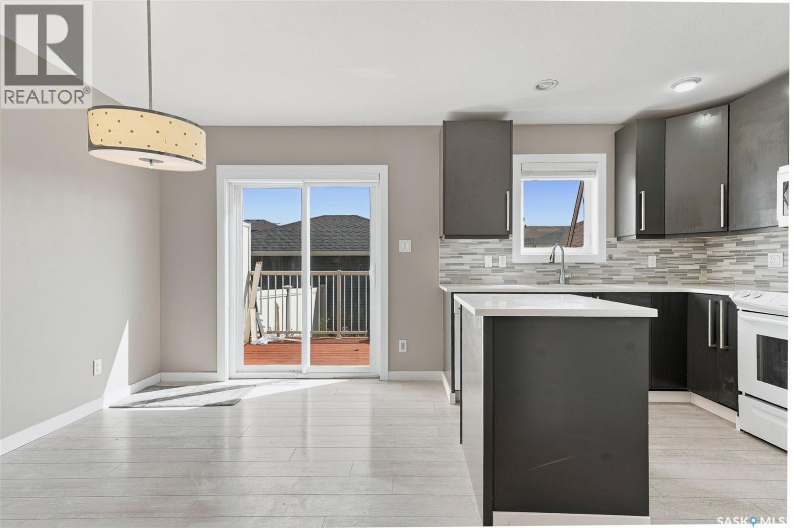 3107 Mcclocklin Road, Saskatoon, SK - Indoor Photo Showing Kitchen With Upgraded Kitchen