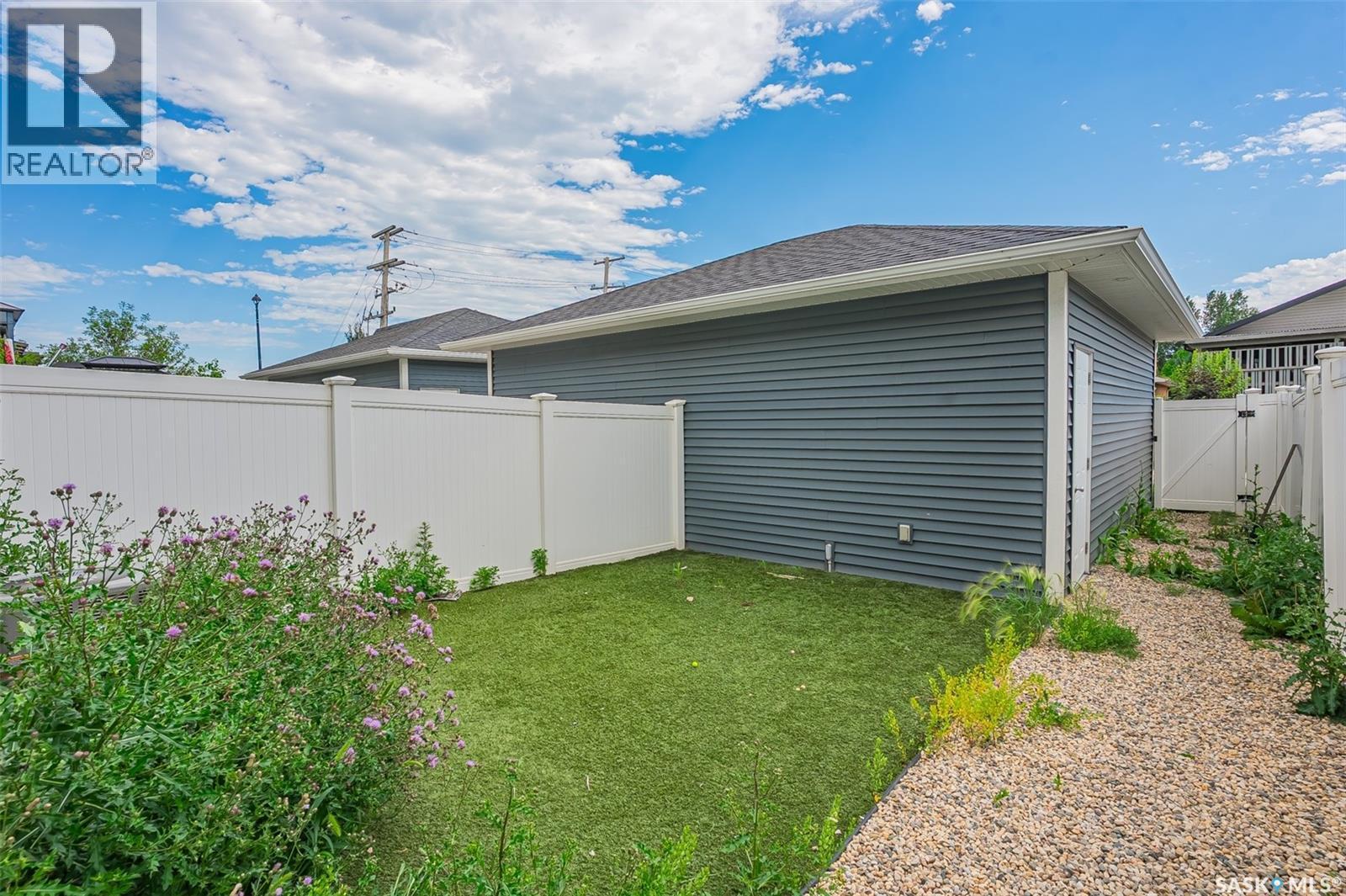 3107 Mcclocklin Road, Saskatoon, SK - Outdoor