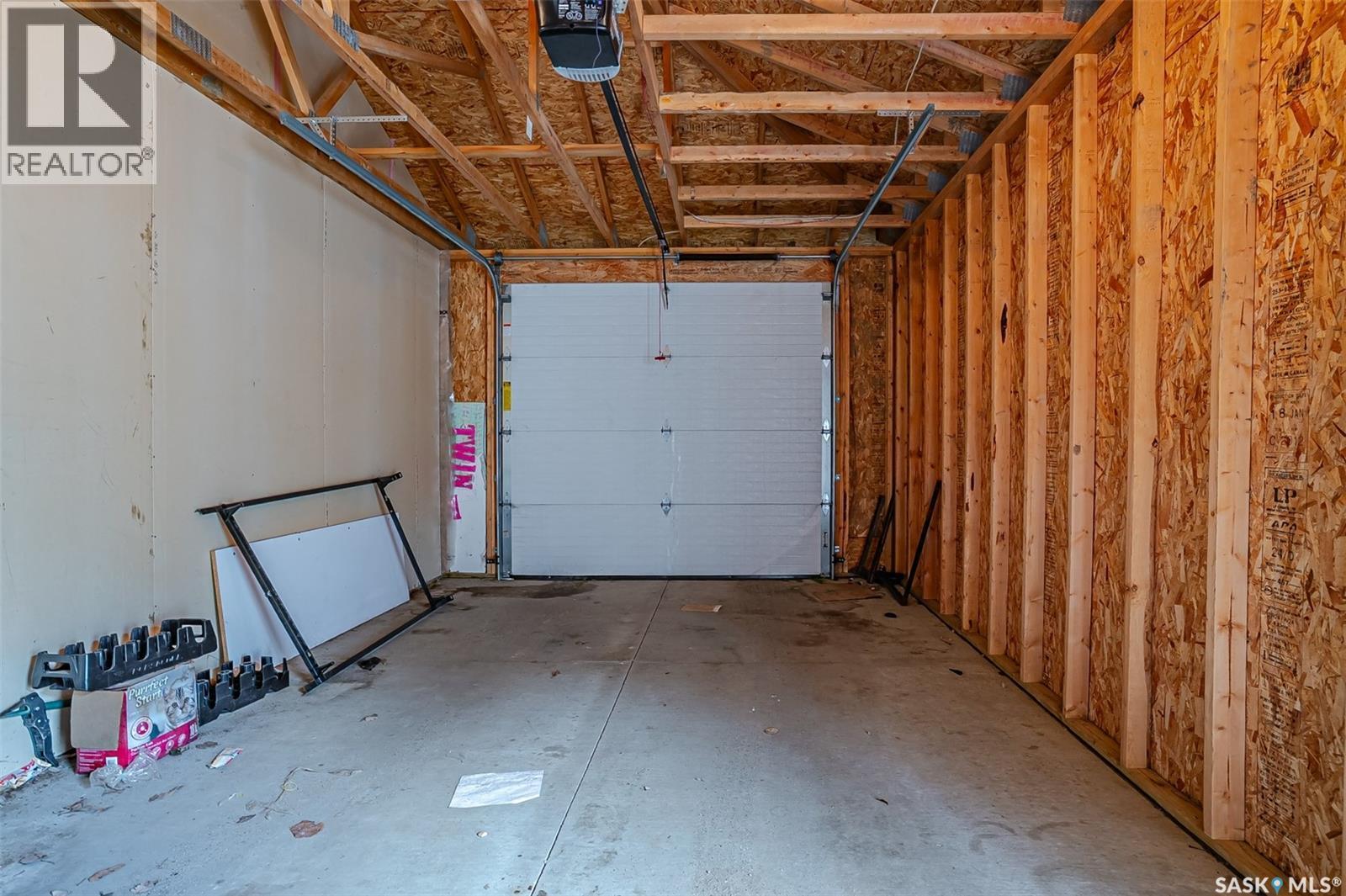 3107 Mcclocklin Road, Saskatoon, SK - Indoor Photo Showing Garage