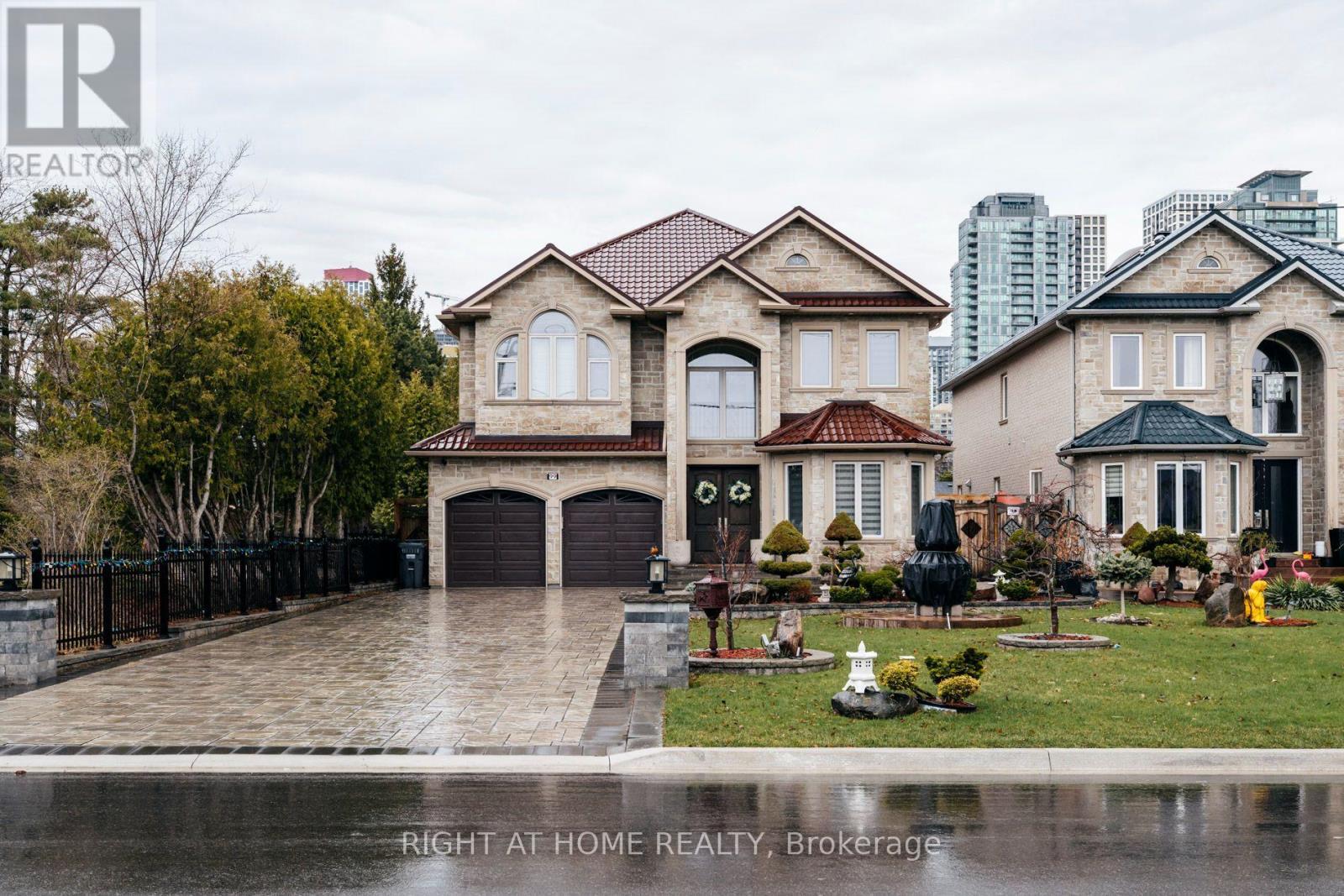 99 Fairview Road W, Mississauga, ON - Outdoor With Facade