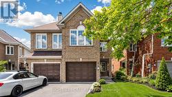 22 FOXTAIL RIDGE Newmarket, ON L3X 1Z6