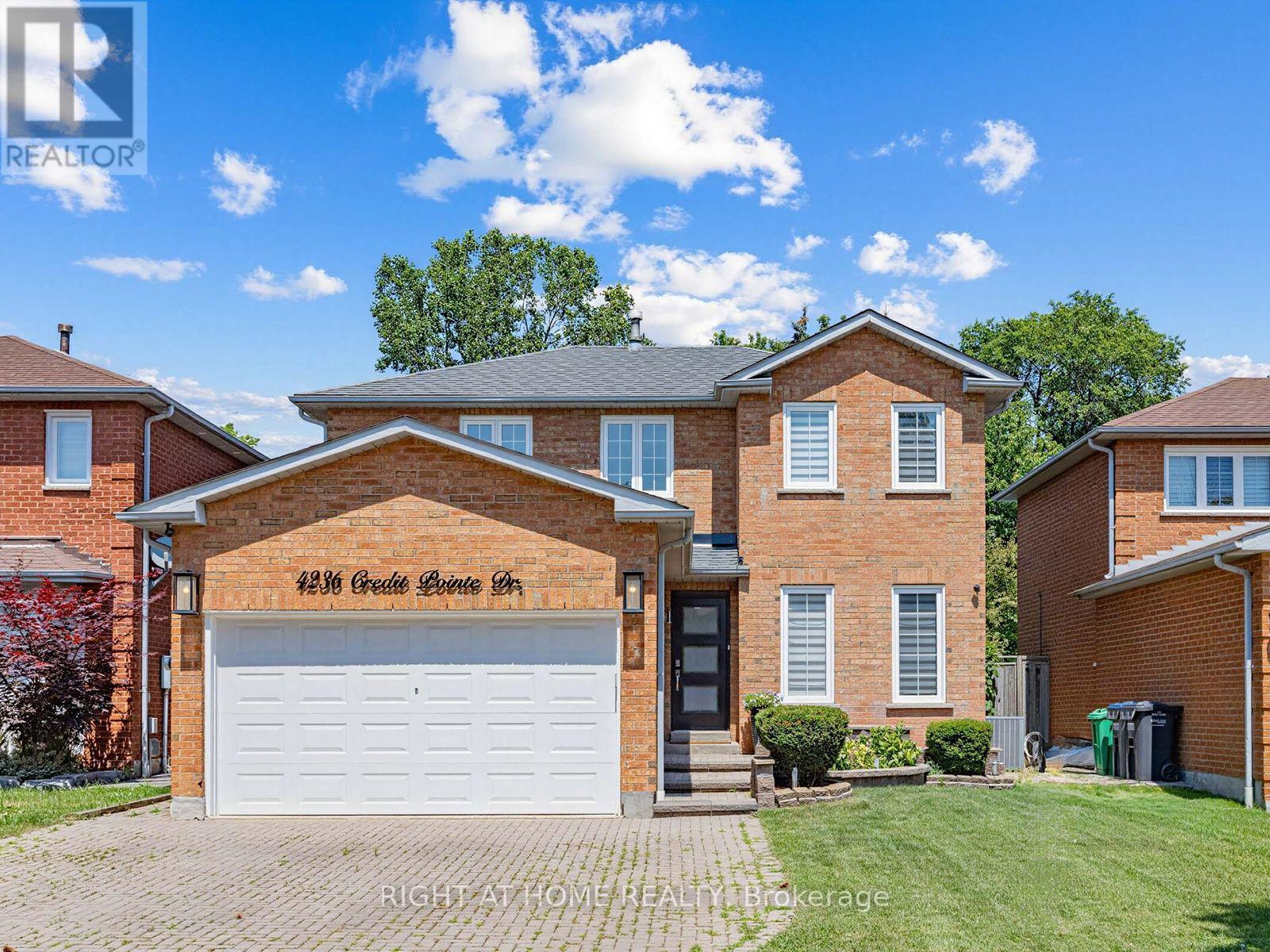 4236 Credit Pointe Drive, Mississauga, ON - Outdoor