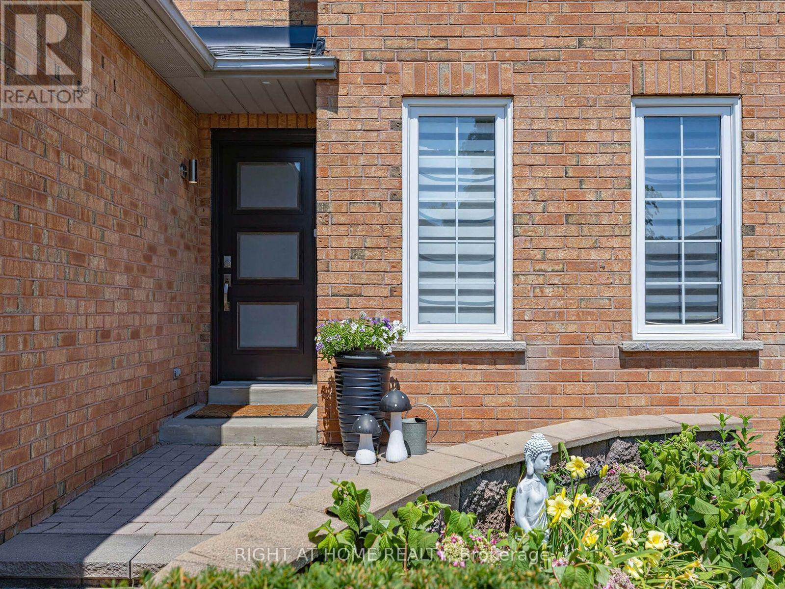 4236 Credit Pointe Drive, Mississauga, ON - Outdoor With Exterior