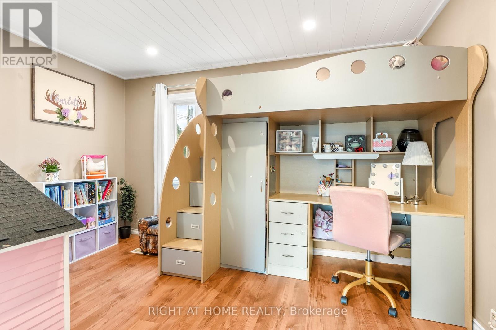 5317 County 9 Road, Clearview, ON - Indoor Photo Showing Office