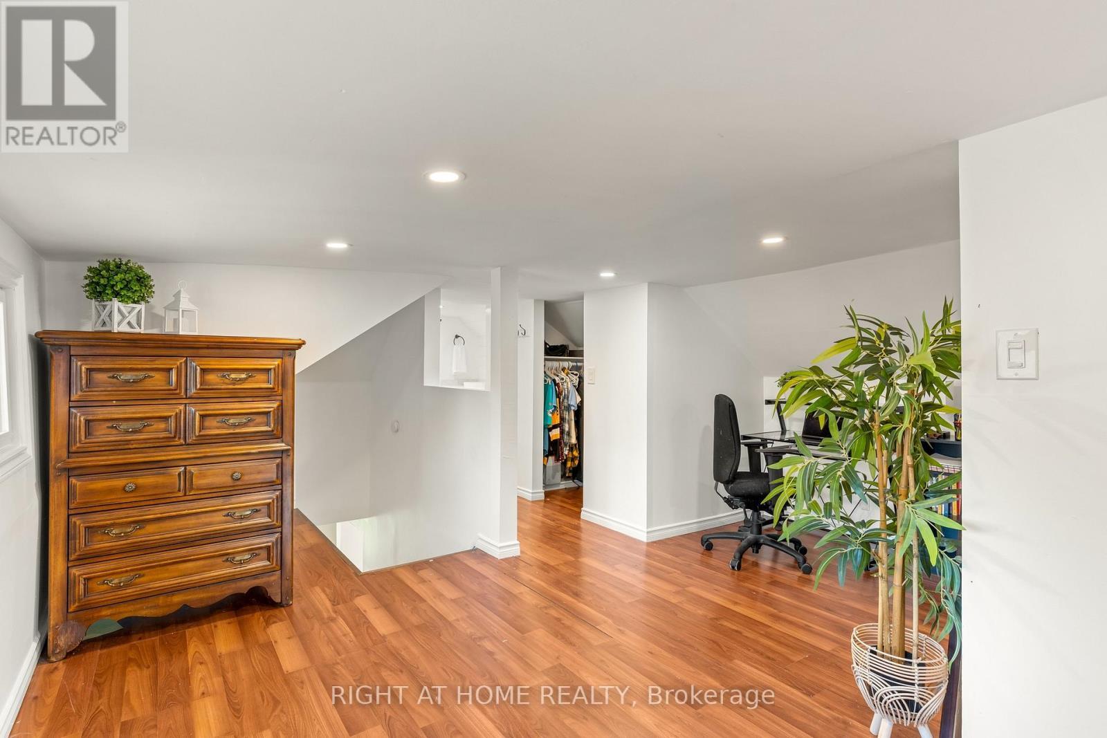 5317 County 9 Road, Clearview, ON - Indoor