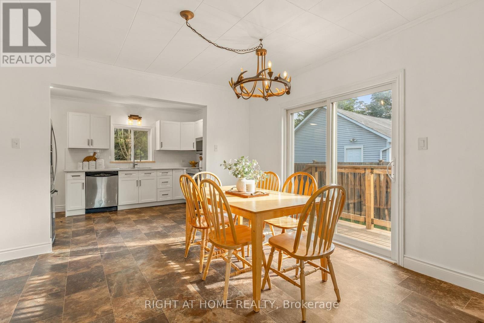 5317 County 9 Road, Clearview, ON - Indoor Photo Showing Dining Room