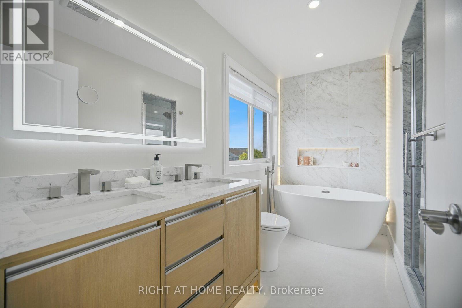 44 Crew Crescent, Vaughan, ON - Indoor Photo Showing Bathroom