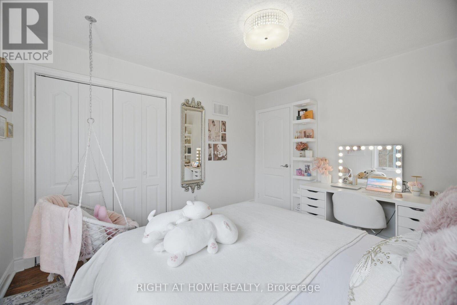 44 Crew Crescent, Vaughan, ON - Indoor Photo Showing Bedroom