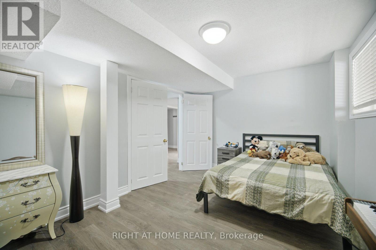 44 Crew Crescent, Vaughan, ON - Indoor Photo Showing Bedroom