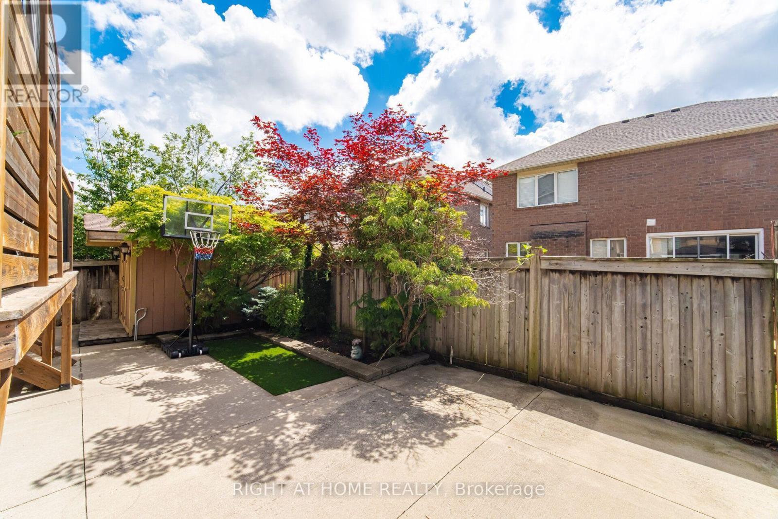 44 Crew Crescent, Vaughan, ON - Outdoor