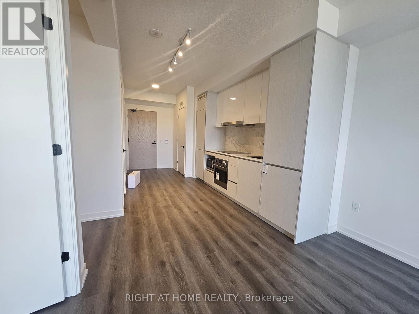 316 - 28 Interchange Way, Vaughan, ON - Indoor Photo Showing Other Room