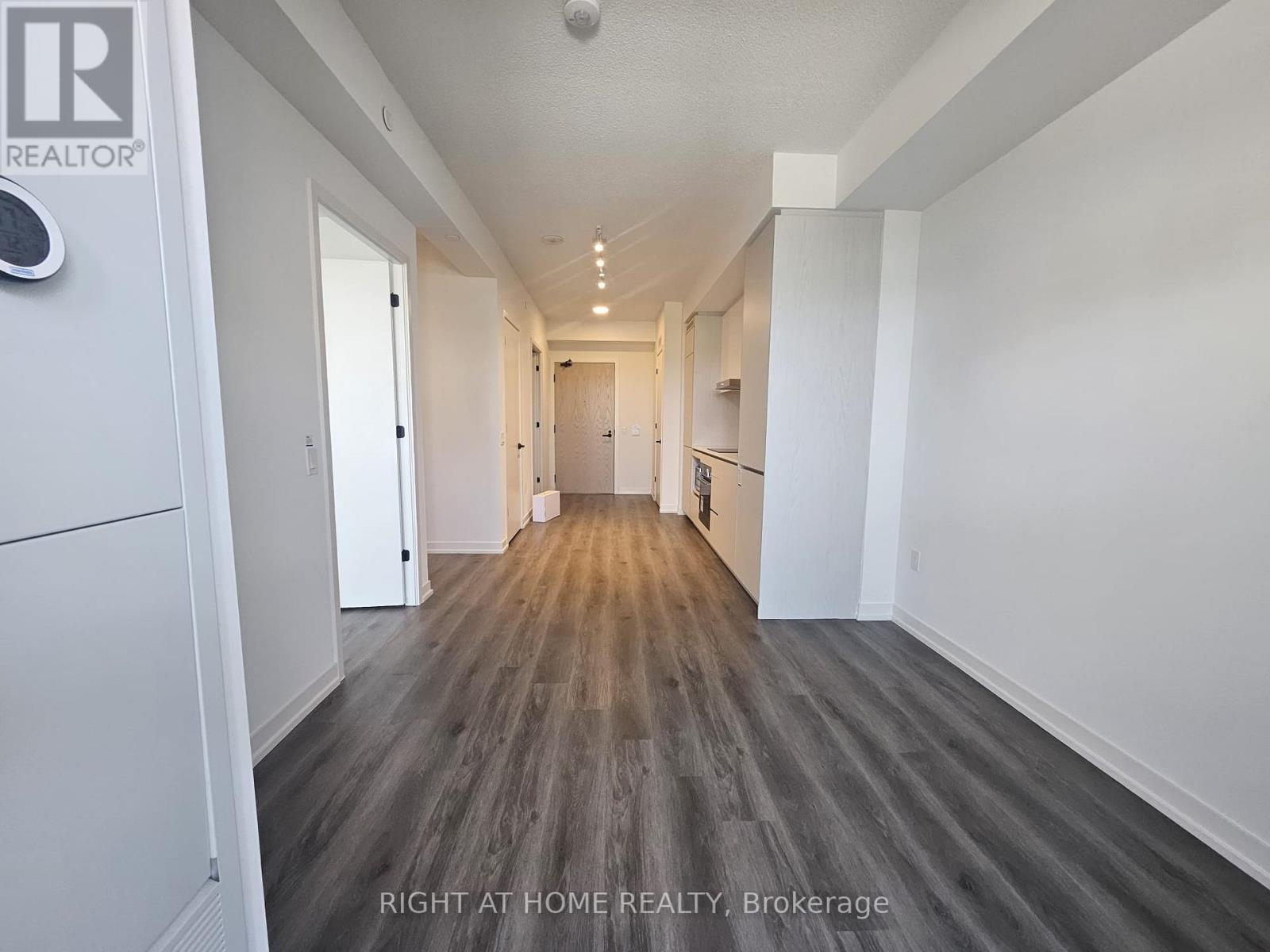 316 - 28 Interchange Way, Vaughan, ON - Indoor Photo Showing Other Room