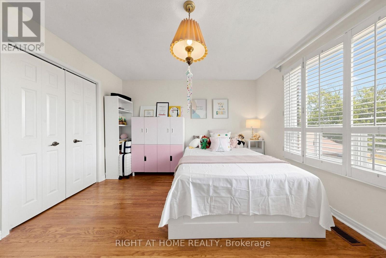 2614 Pollard Drive, Mississauga, ON - Indoor Photo Showing Bedroom