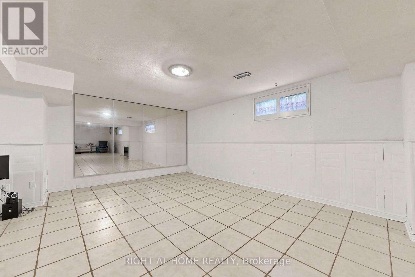 2614 Pollard Drive, Mississauga, ON - Indoor Photo Showing Other Room