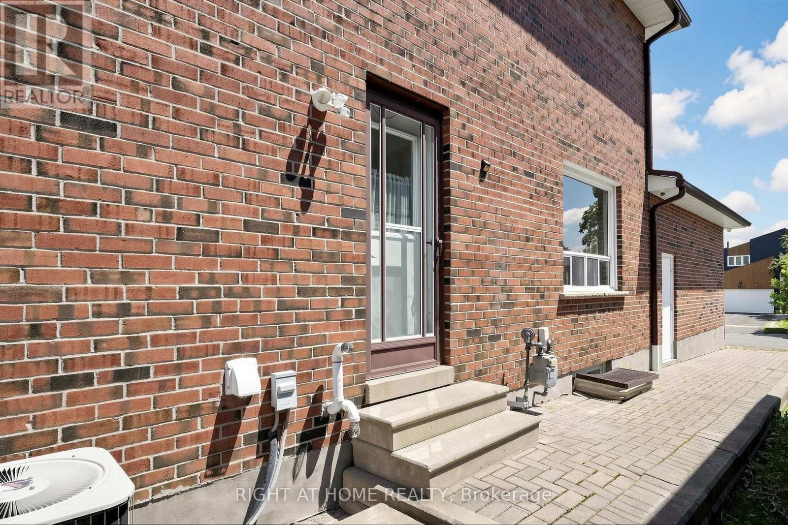 2614 Pollard Drive, Mississauga, ON - Outdoor With Exterior