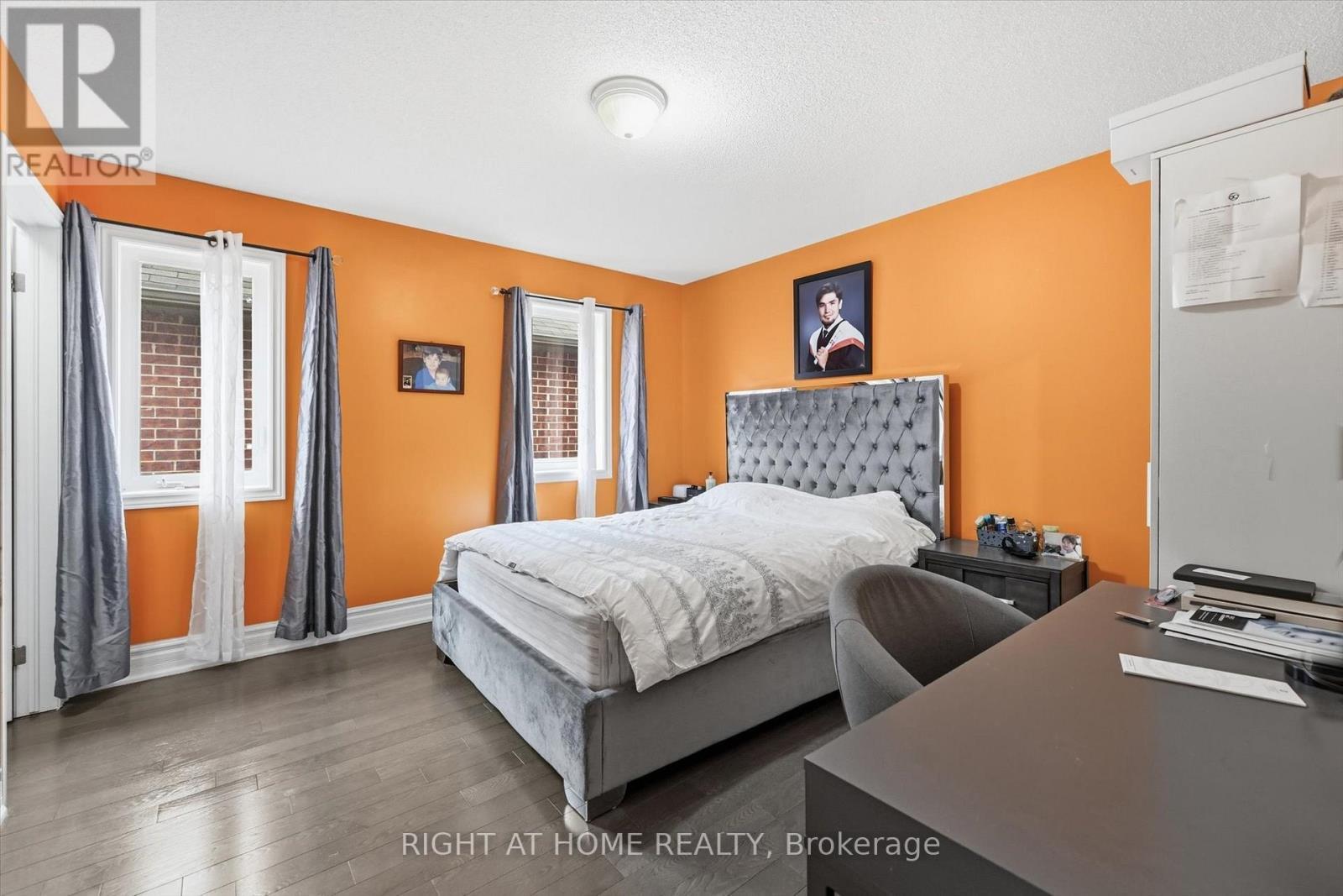 456 Valridge Drive, Hamilton, ON - Indoor Photo Showing Bedroom