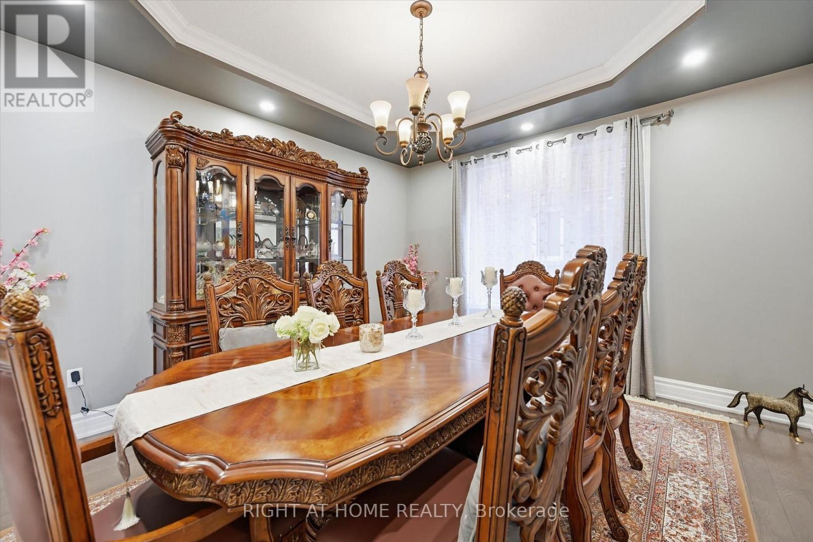 456 Valridge Drive, Hamilton, ON - Indoor Photo Showing Dining Room