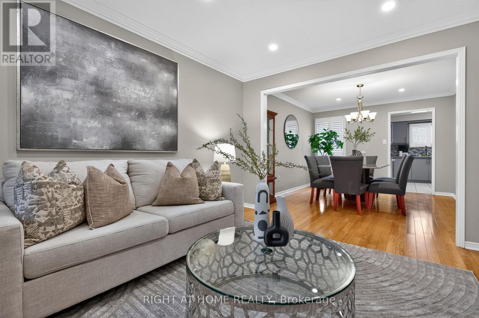 3 Lancashire Road, Markham, ON - Indoor Photo Showing Living Room
