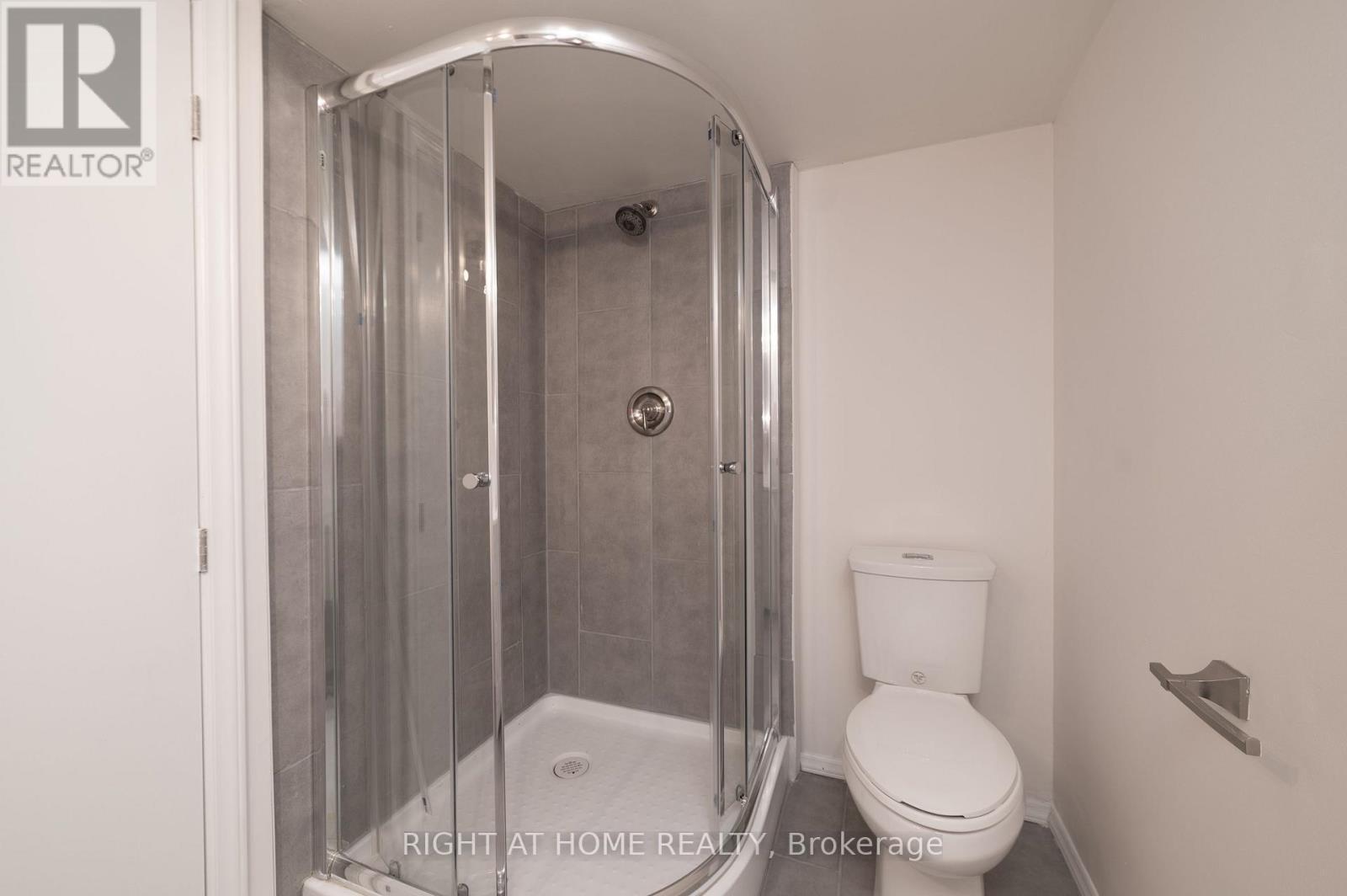 2 Midholm Drive, Toronto, ON - Indoor Photo Showing Bathroom