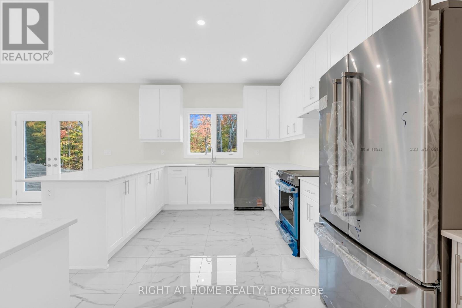 76 Ruby Ridge, Oro-Medonte, ON - Indoor Photo Showing Kitchen