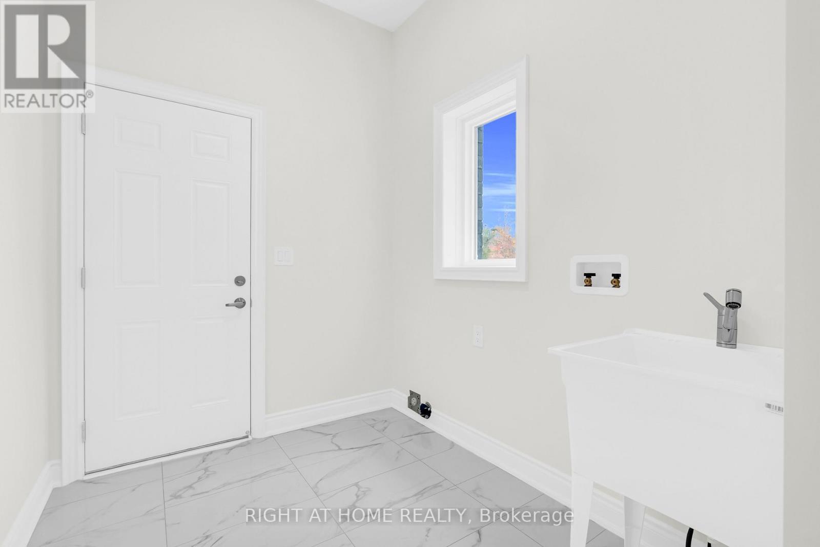 76 Ruby Ridge, Oro-Medonte, ON - Indoor Photo Showing Other Room