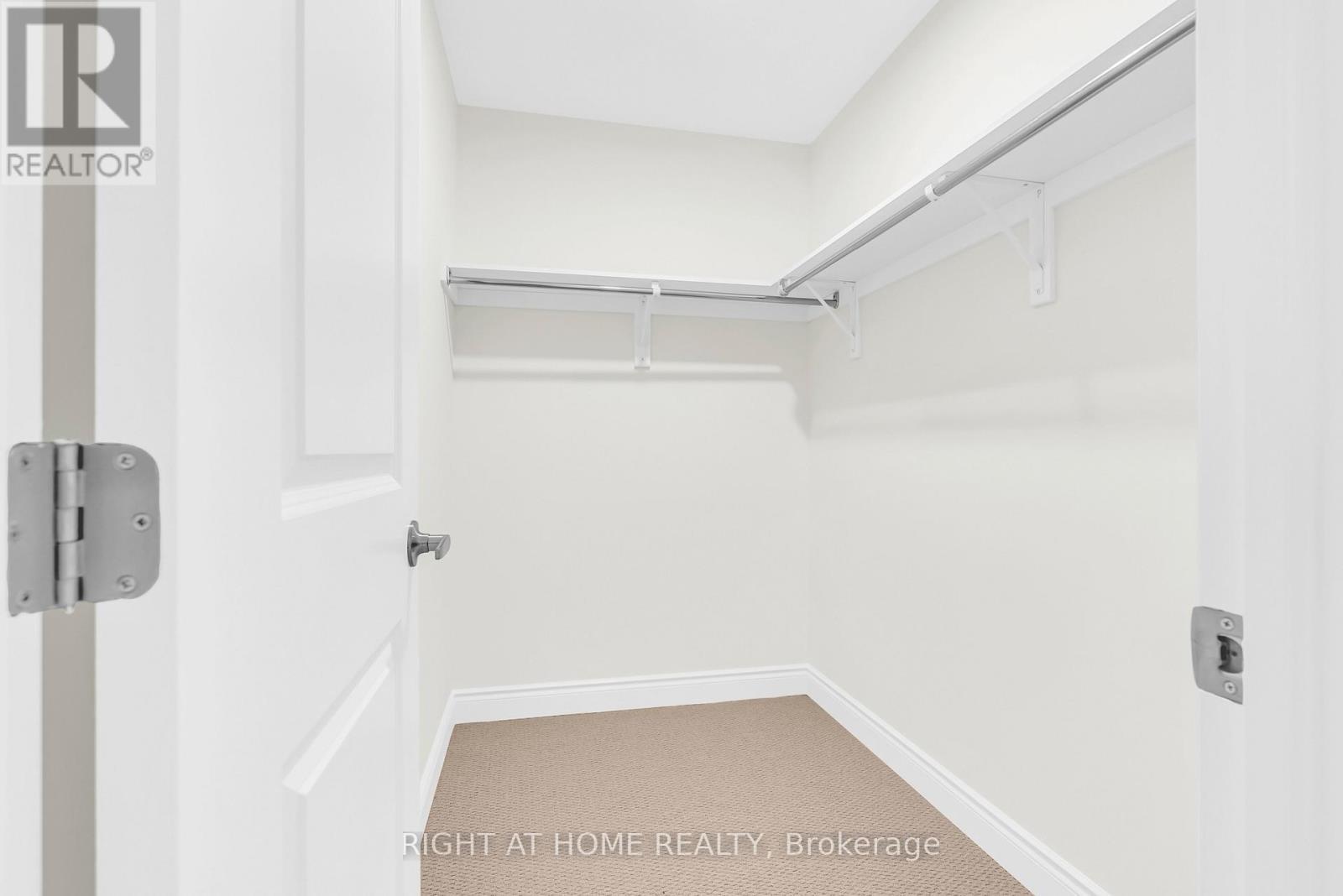 76 Ruby Ridge, Oro-Medonte, ON - Indoor With Storage