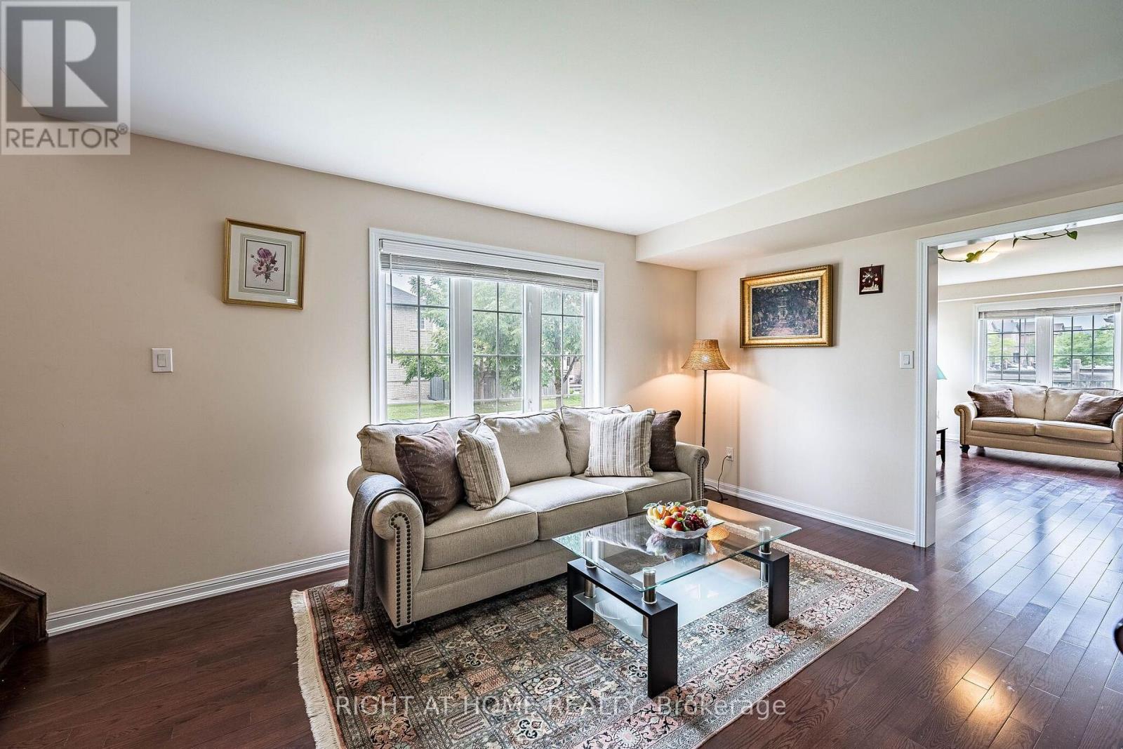 33 Drexel Road, Brampton, ON - Indoor Photo Showing Living Room