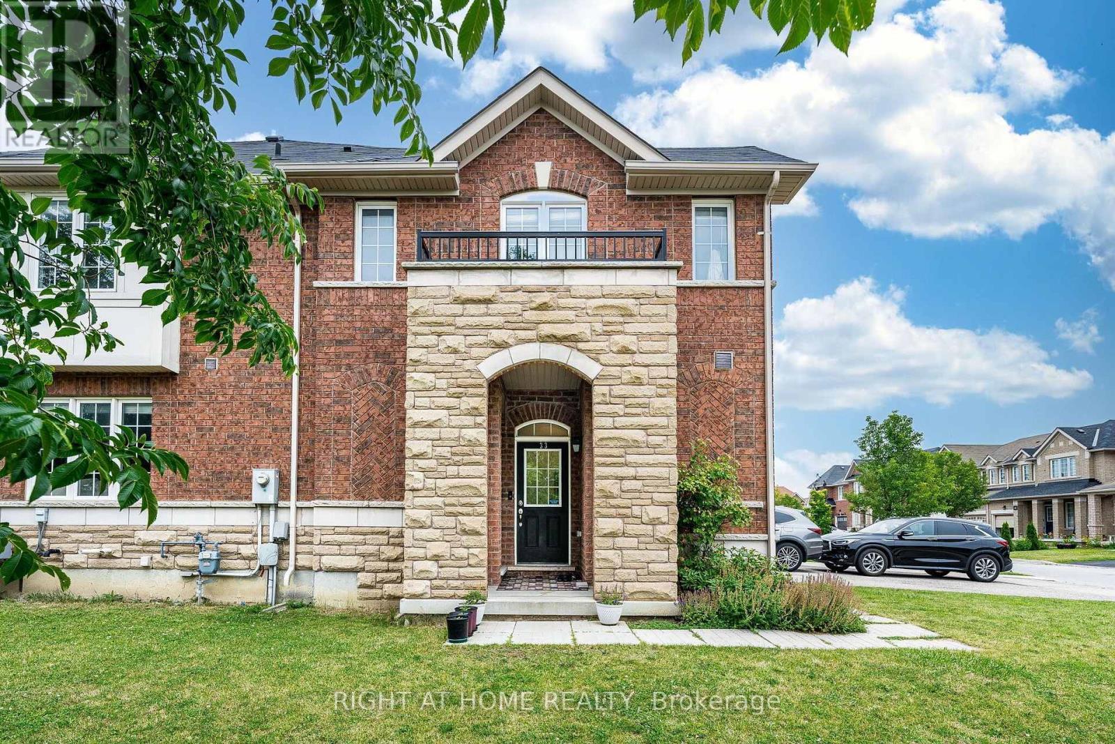 33 Drexel Road, Brampton, ON - Outdoor