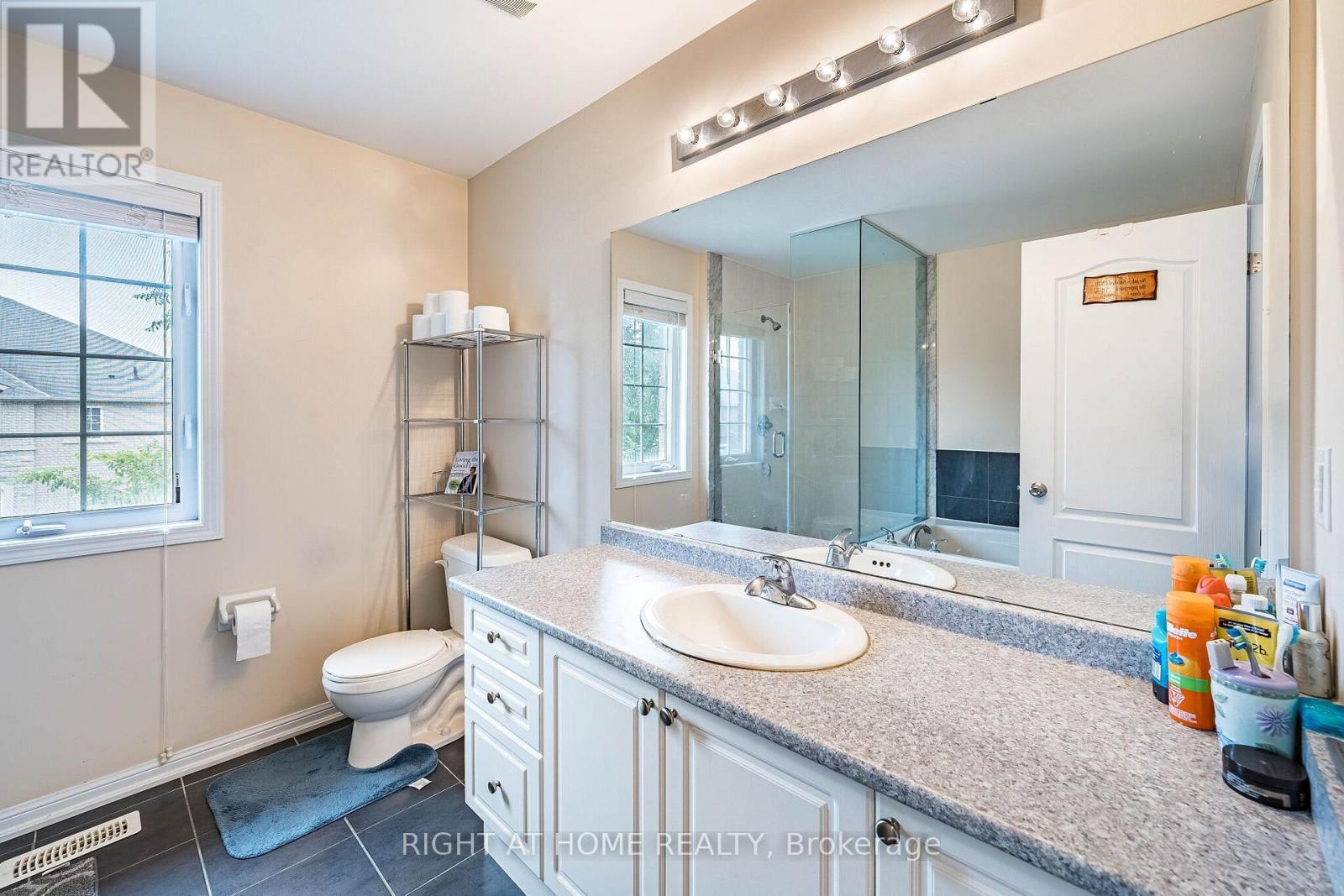 33 Drexel Road, Brampton, ON - Indoor Photo Showing Bathroom