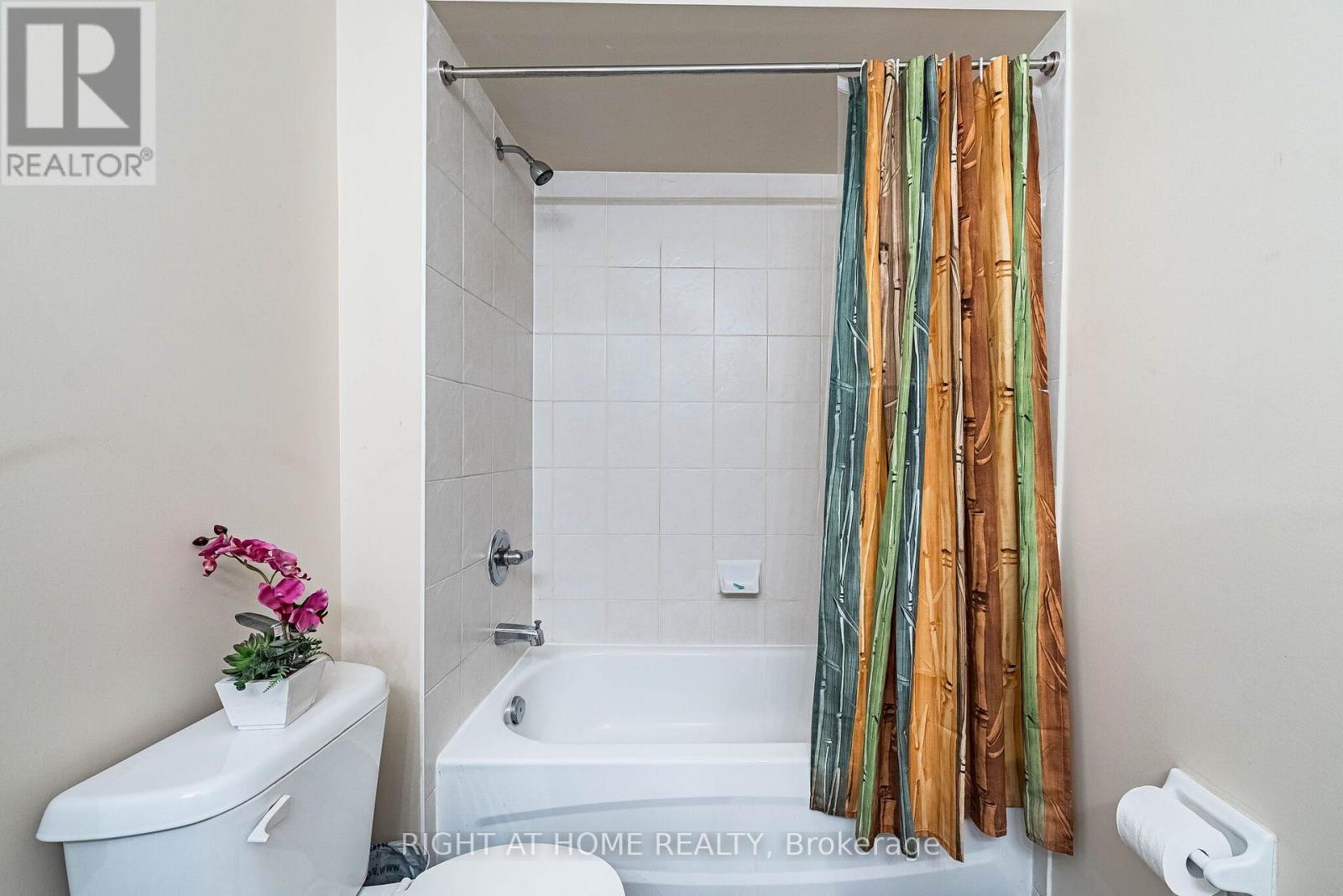 33 Drexel Road, Brampton, ON - Indoor Photo Showing Bathroom
