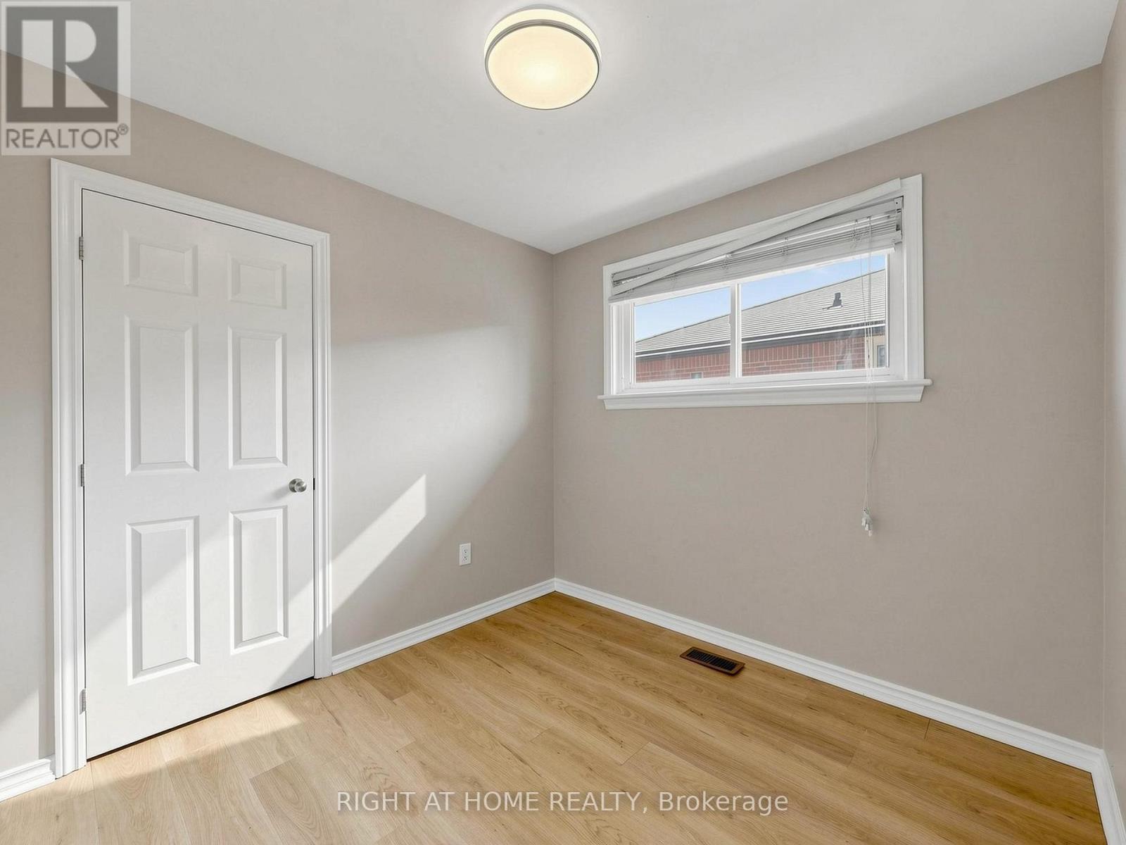 1 Welbourn Drive, Hamilton, ON - Indoor Photo Showing Other Room