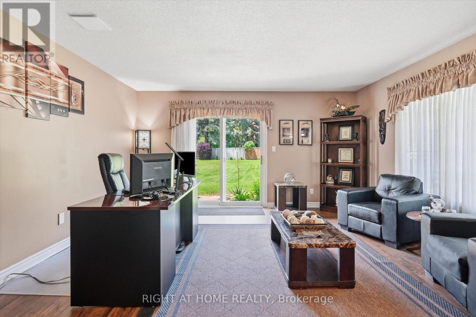 Home office with direct access to rear yard - 1 Idared Road, Hamilton, ON - Indoor