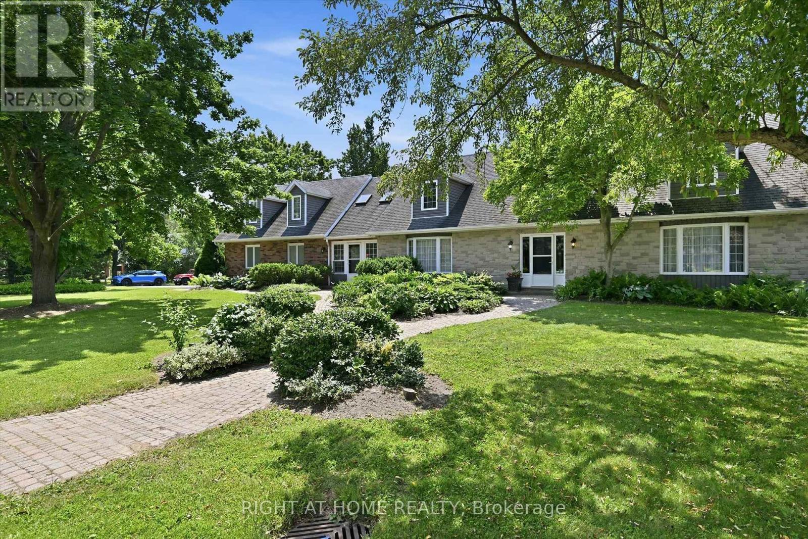 1 Idared Road, Hamilton, ON - Outdoor