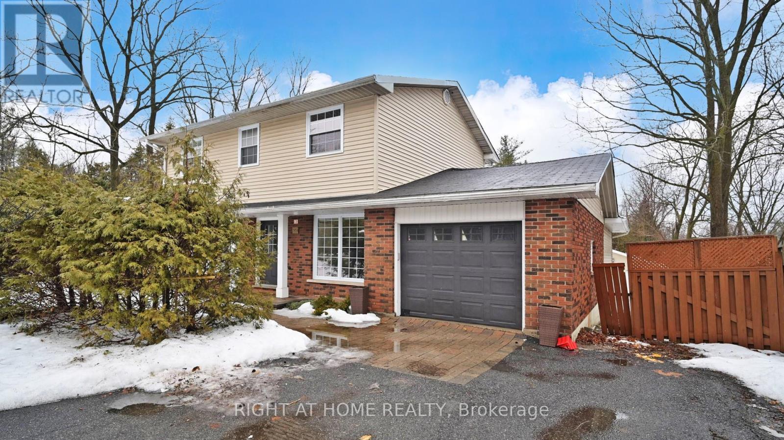 301 Garner Road E, Hamilton, ON - Outdoor
