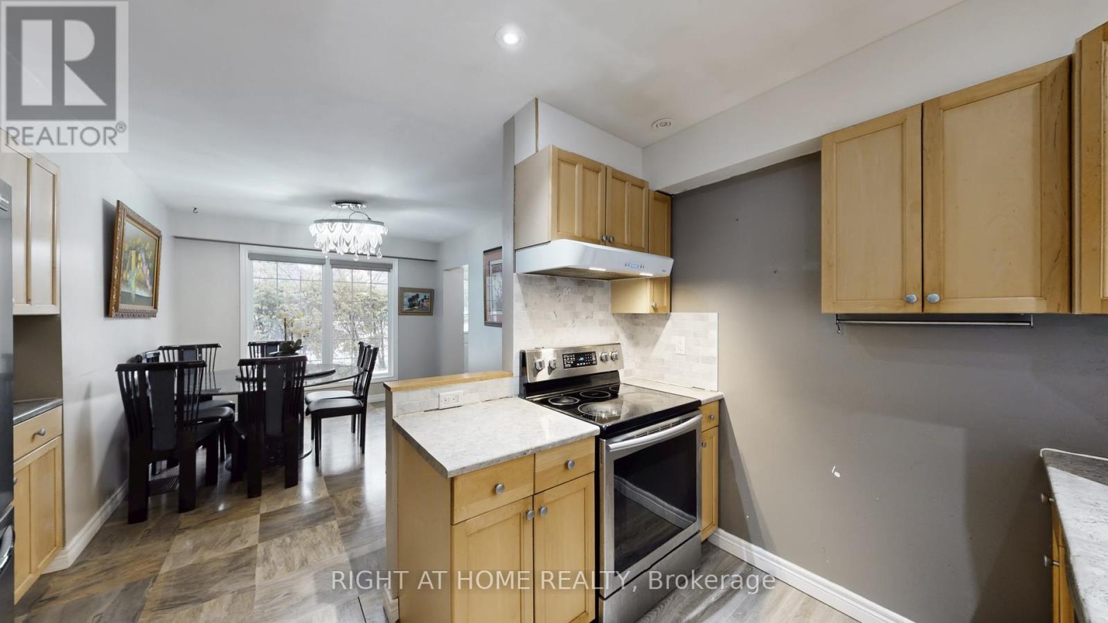 301 Garner Road E, Hamilton, ON - Indoor Photo Showing Kitchen