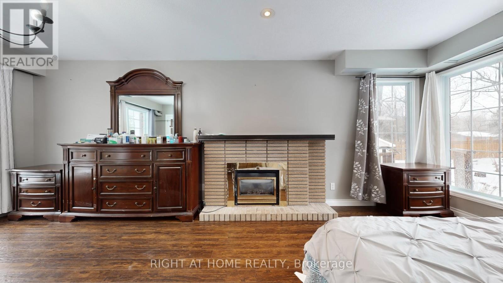 301 Garner Road E, Hamilton, ON - Indoor Photo Showing Bedroom With Fireplace