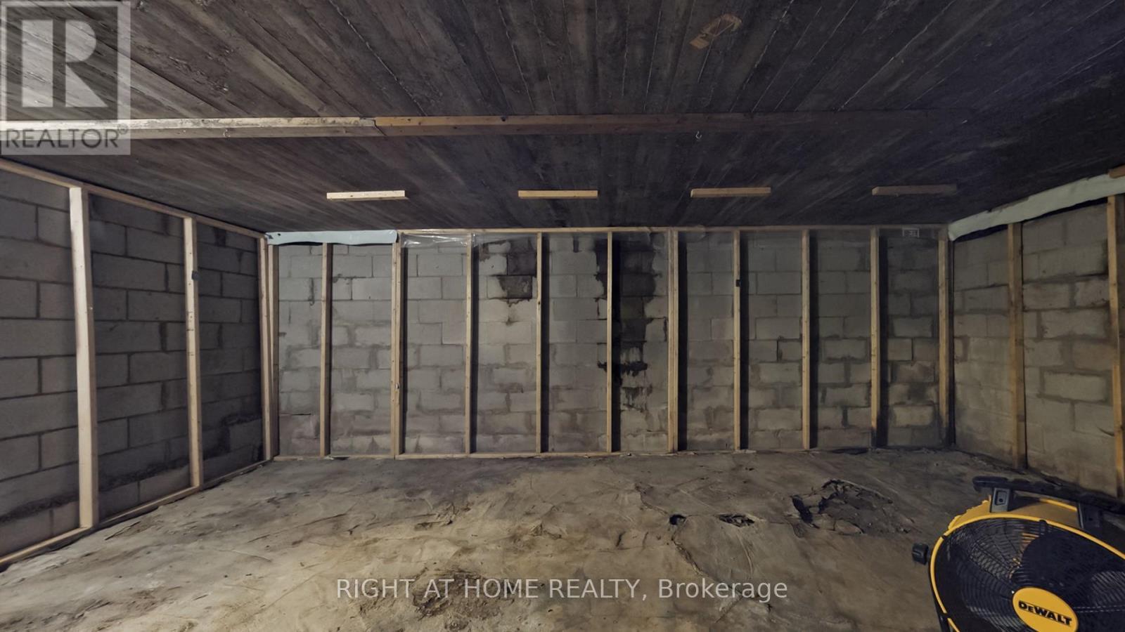 301 Garner Road E, Hamilton, ON -