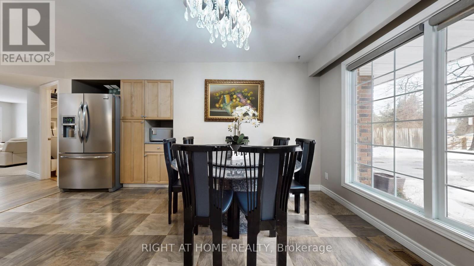 301 Garner Road E, Hamilton, ON - Indoor Photo Showing Dining Room